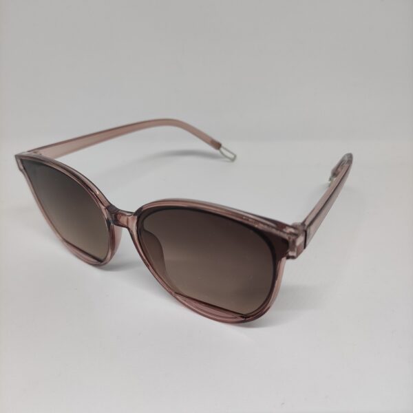 barna oversize napszemüveg a mindennapokra is bátran viselhető divatos darab hasonló termékeinket tekintse meg weboldalunkon http://www.bizsubutik.hu